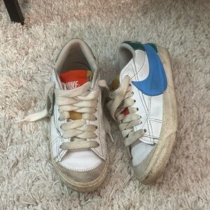 Nike Low Top Jumbo Blazer Colorful Sneaker